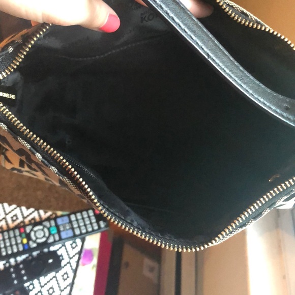 Purse - Picture 3 of 4